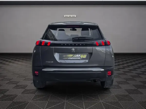 Peugeot 2008 1.2 PureTech Allure 5