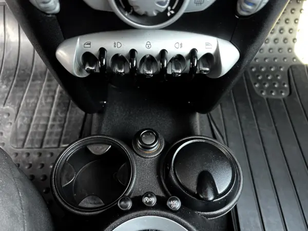 MINI 3 Portas Cooper D 10