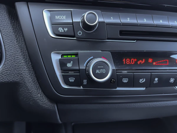 BMW 320 d Touring Auto Line Sport 11