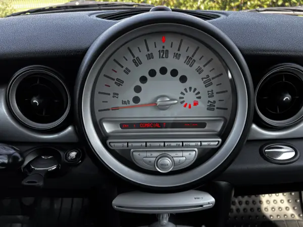 MINI 3 Portas Cooper D 8