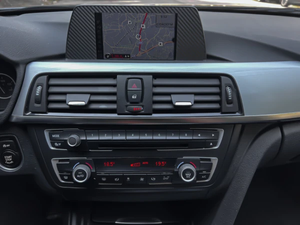 BMW 318 d Touring Auto Line Sport 9