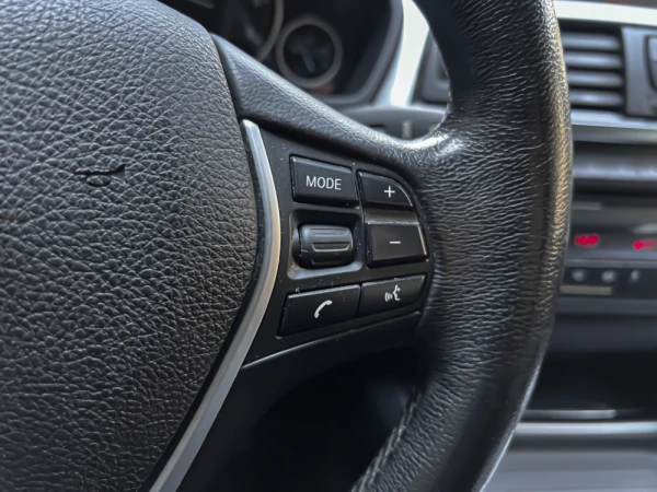 BMW 318 d Touring Auto Line Sport 12