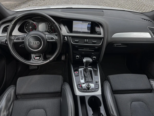 Audi A4 Avant 2.0 TDI S-line Multitronic 7