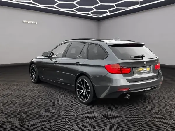BMW 318 d Touring Auto 3