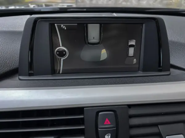 BMW 318 d Touring Line Sport 14