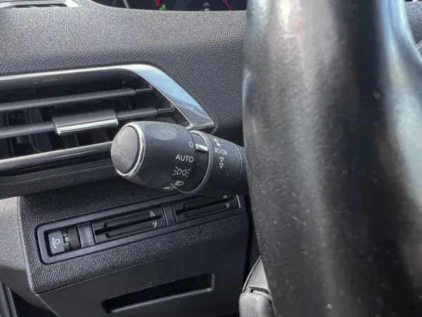 Peugeot 3008 1.6 BlueHDi Allure EAT6 J18 14