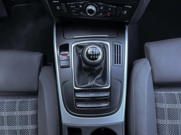 Audi A4 Avant 2.0 TDI Business Line Sport 11