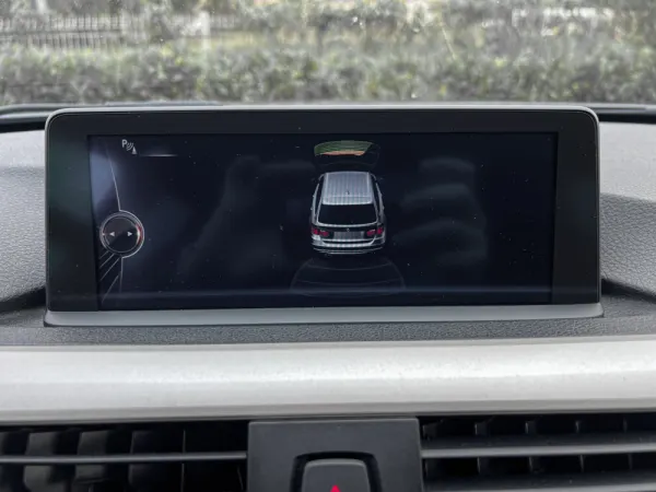 BMW 318 d Touring Auto 11