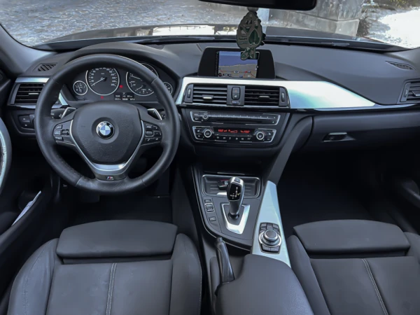 BMW 320 d Touring Auto Line Sport 8