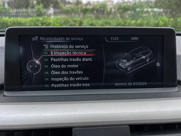 BMW 318 d Touring Auto 12