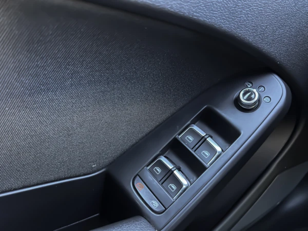 Audi A4 Avant 2.0 TDI Business Line Sport 14