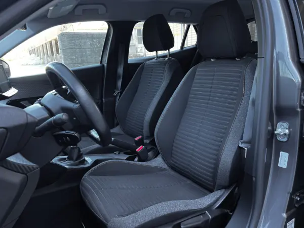 Peugeot 2008 1.2 PureTech Allure 10