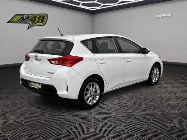 Toyota Auris 1.4 D-4D Comfort 7