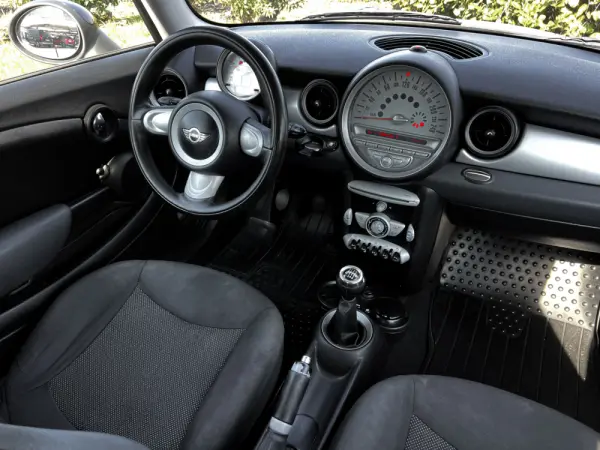 MINI 3 Portas Cooper D 5