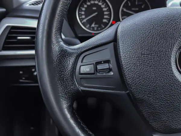 BMW 116 d Line Urban 12