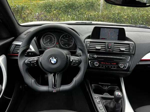 BMW 118 d Pack M 7