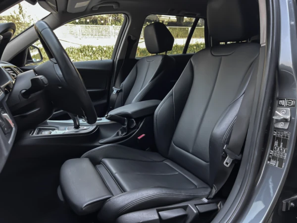 BMW 318 d Touring Auto Line Sport 11