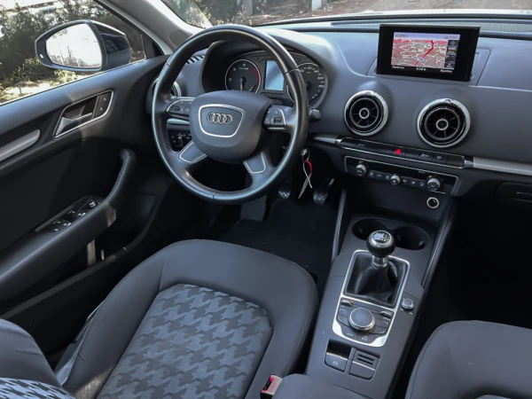 Audi A3 Sportback 1.6 TDI Attraction 6