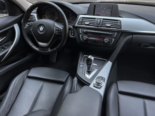 BMW 318 d Touring Auto Line Sport 7