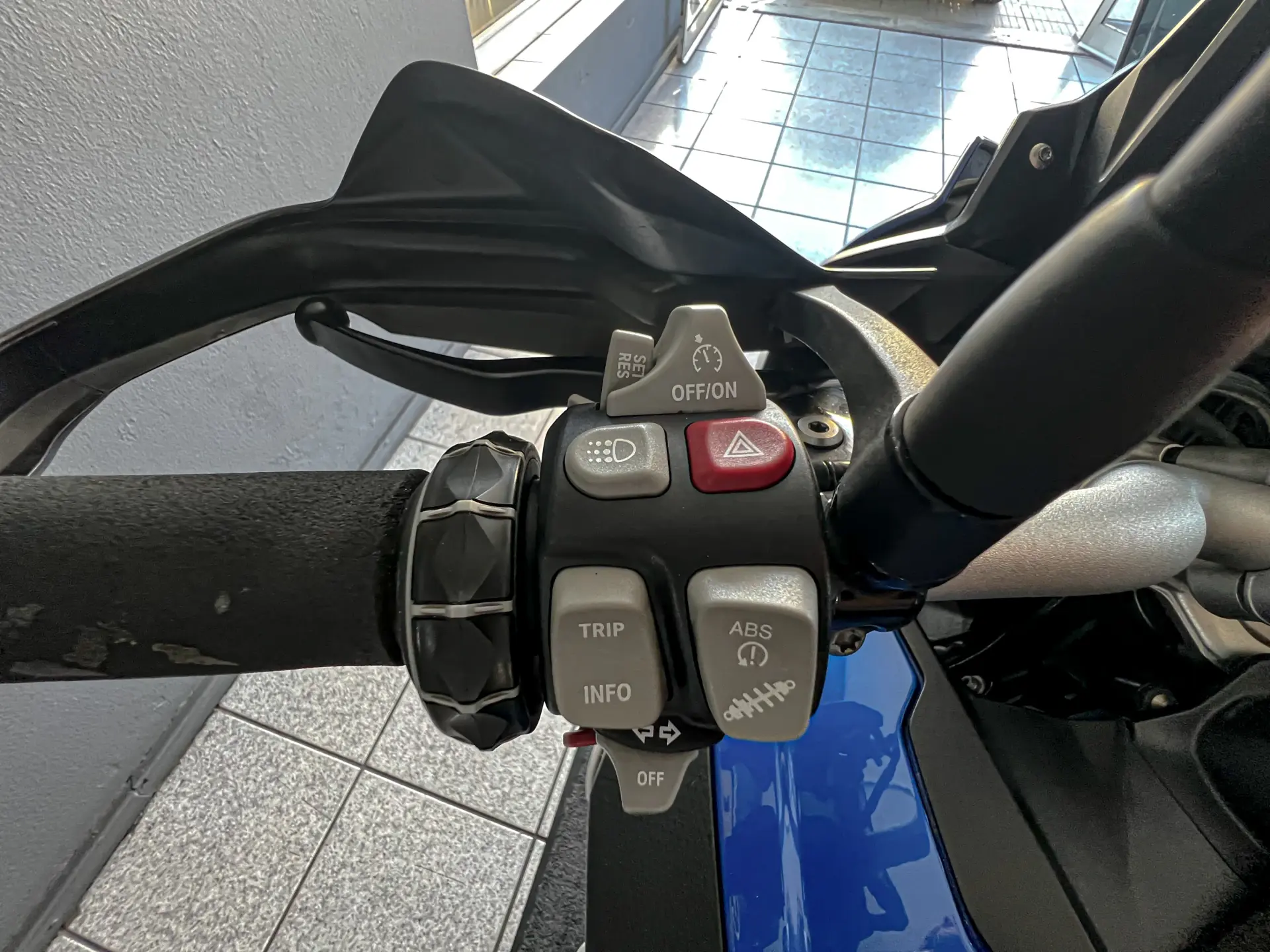 BMW S 1000 XR Pack M 8