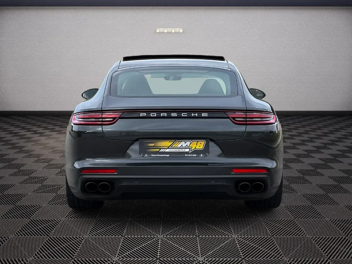 Porsche Panamera 4