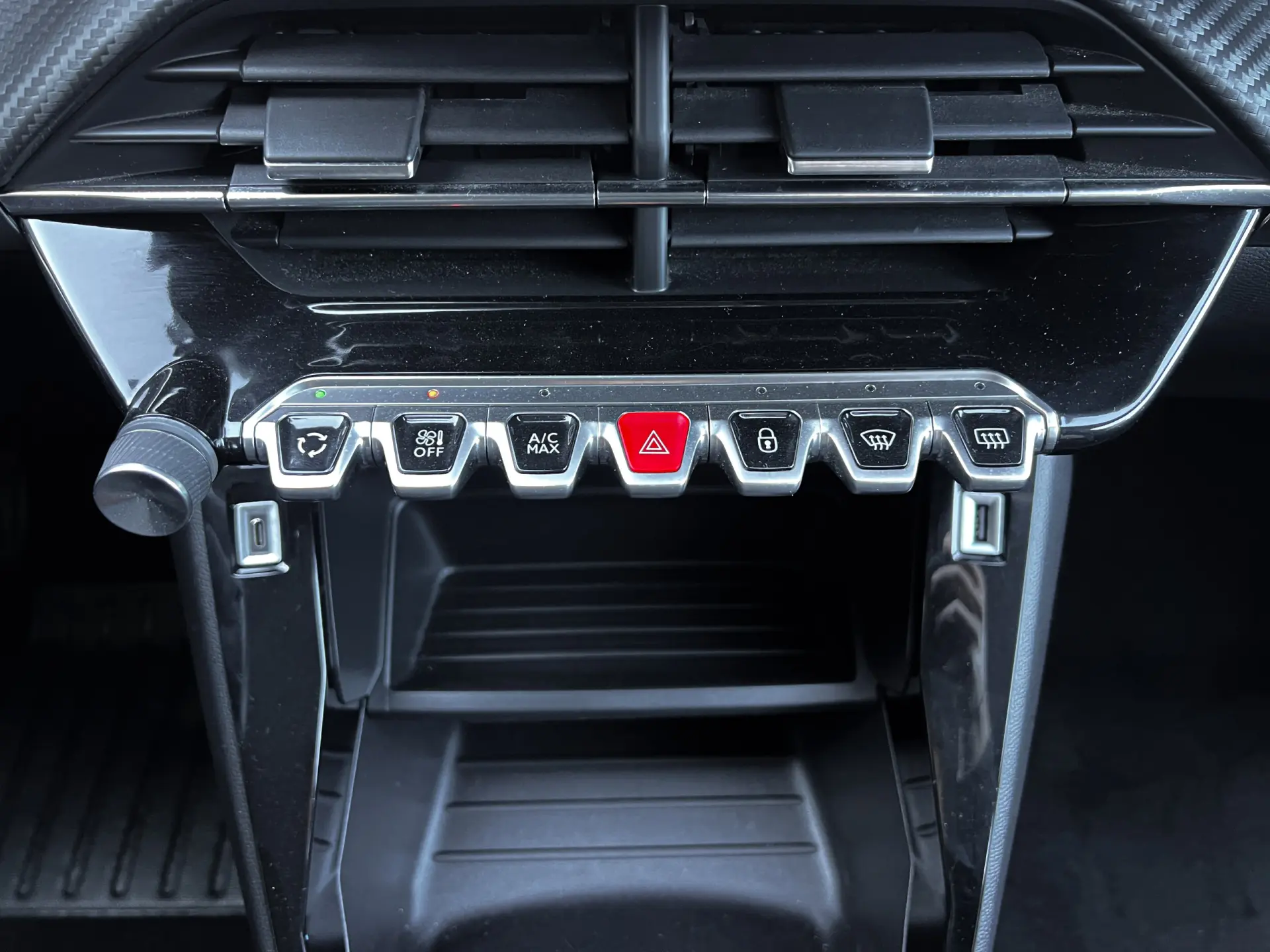 Peugeot 2008 1.2 PureTech Allure 12