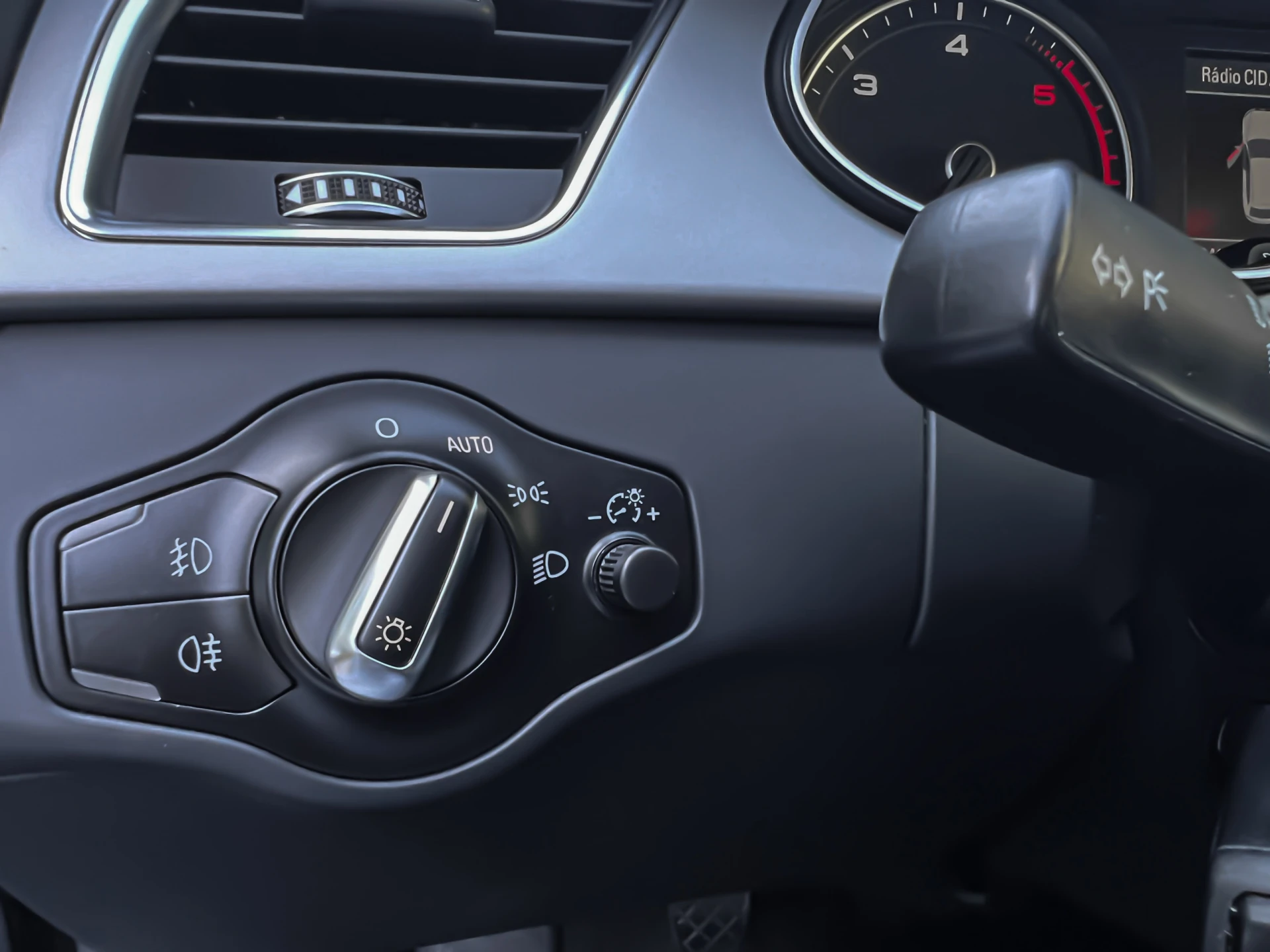 Audi A4 Avant 2.0 TDI Business Line Sport 13