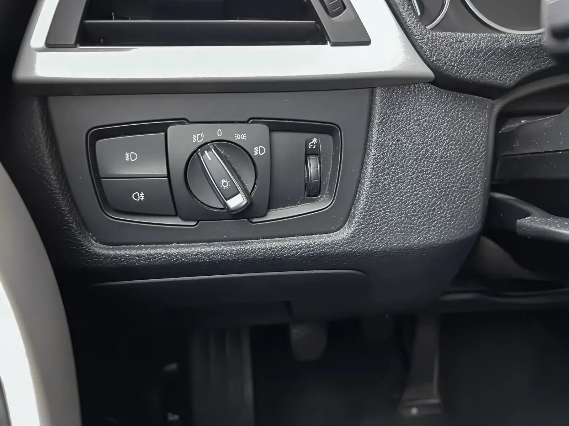 BMW 318 d Touring Line Sport 16