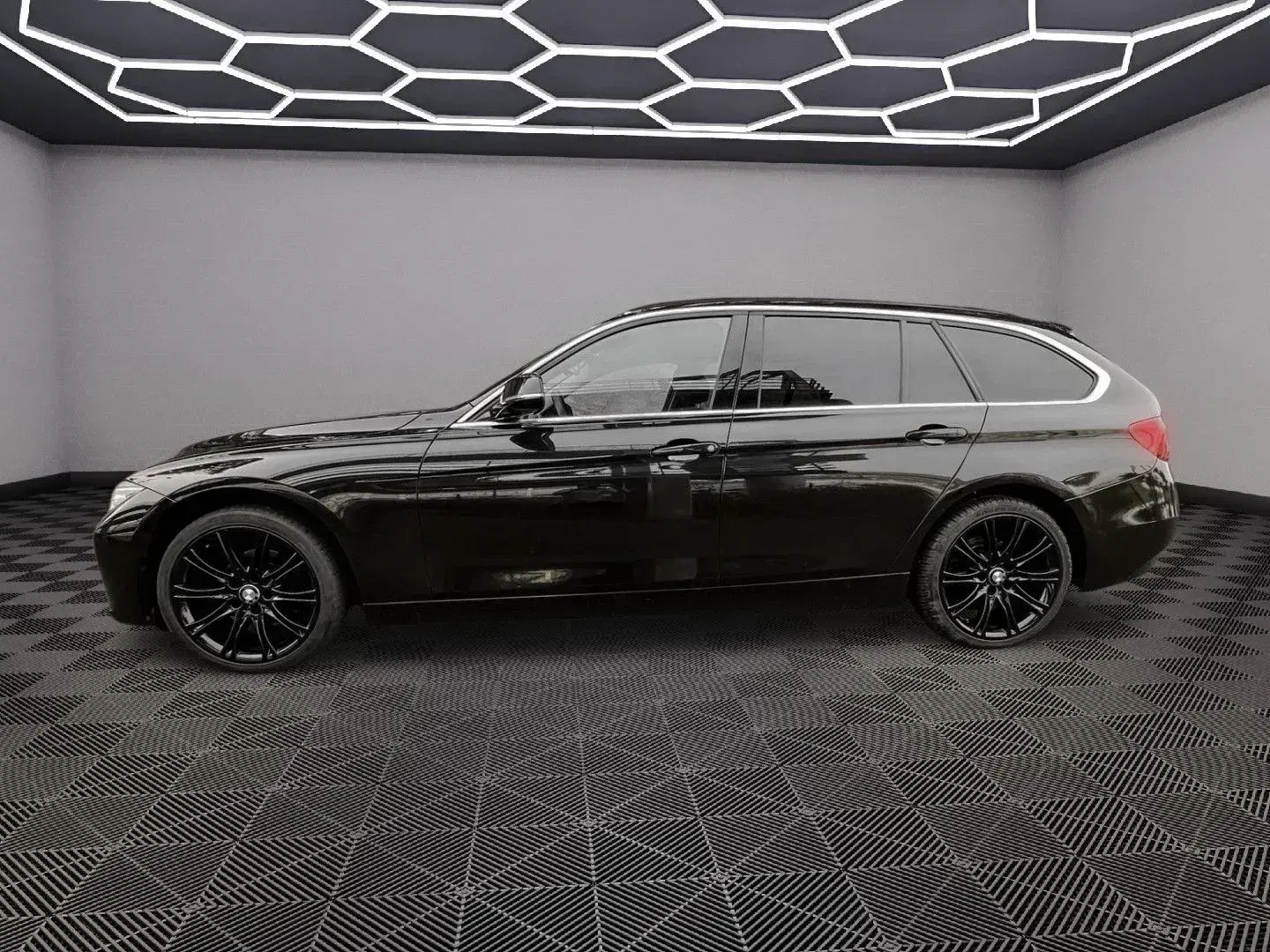 BMW 318 d Touring Line Sport 5