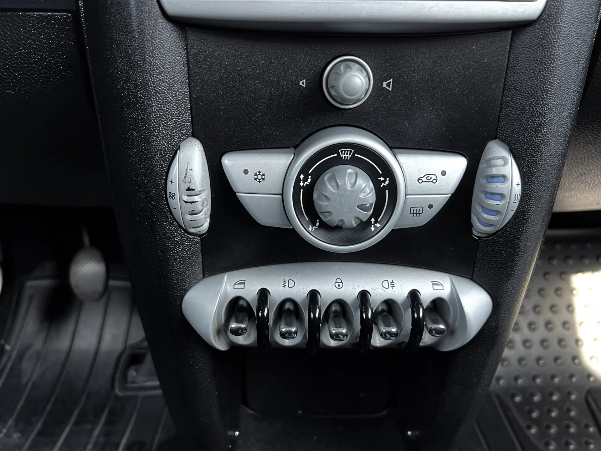 MINI 3 Portas Cooper D 9