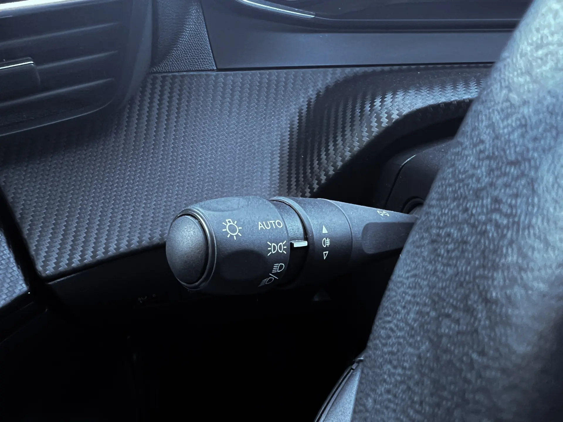 Peugeot 2008 1.2 PureTech Allure 16