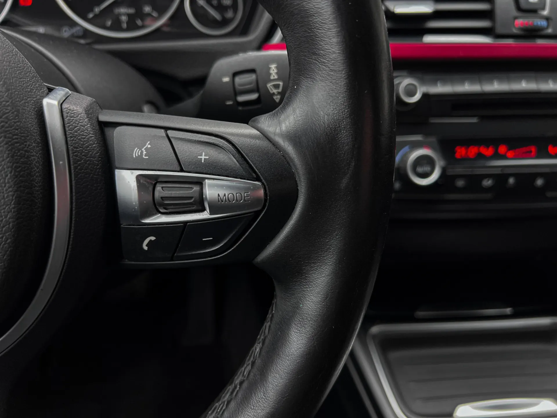 BMW 318 d Touring Auto Line Sport 14