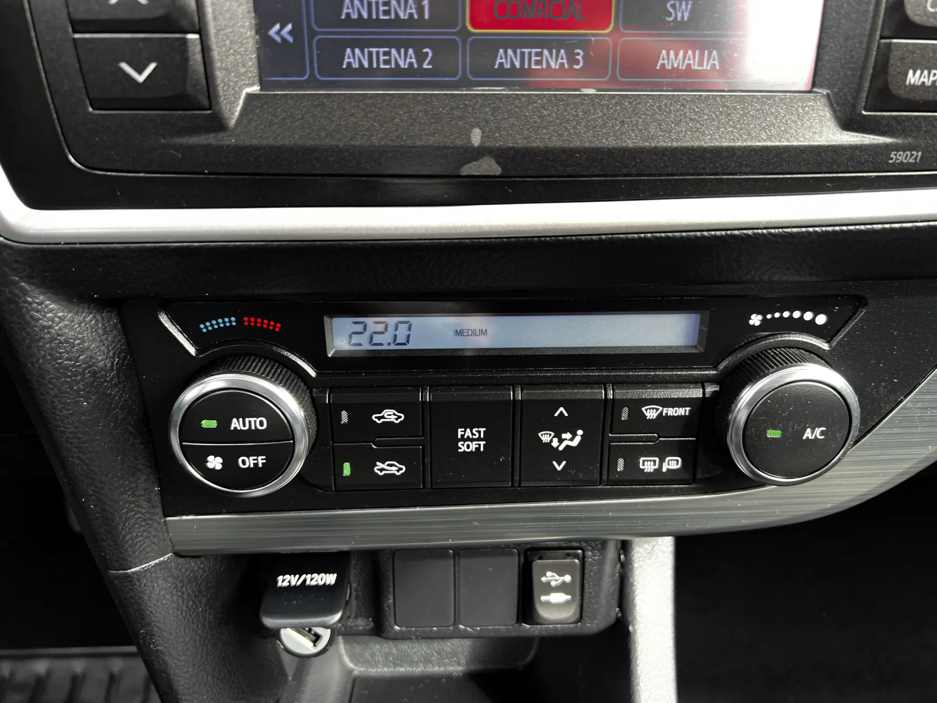 Toyota Auris 1.4 D-4D Comfort 12