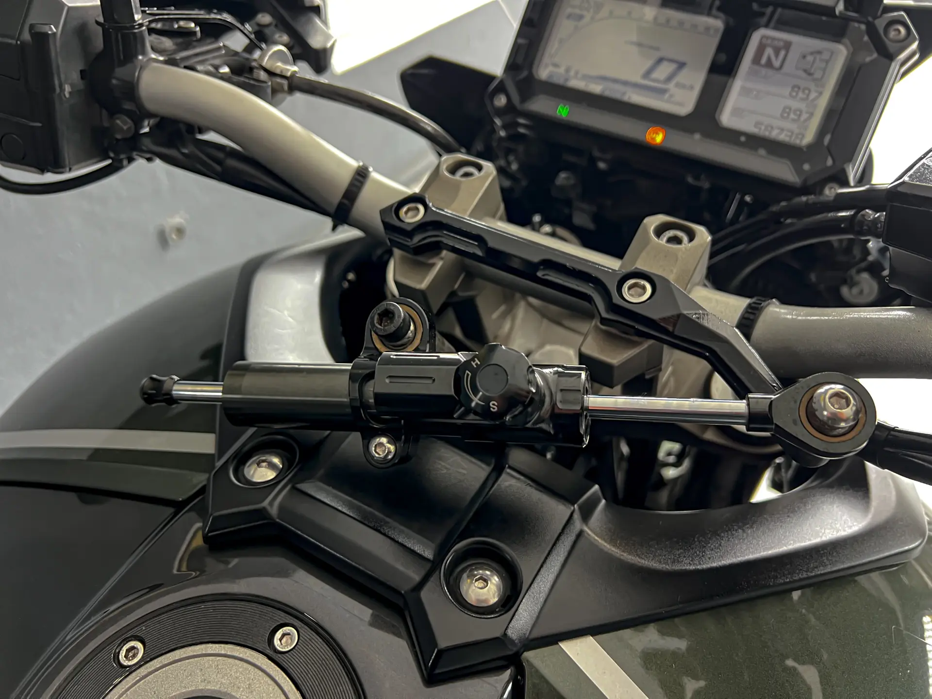 Yamaha Tracer MT-09 6