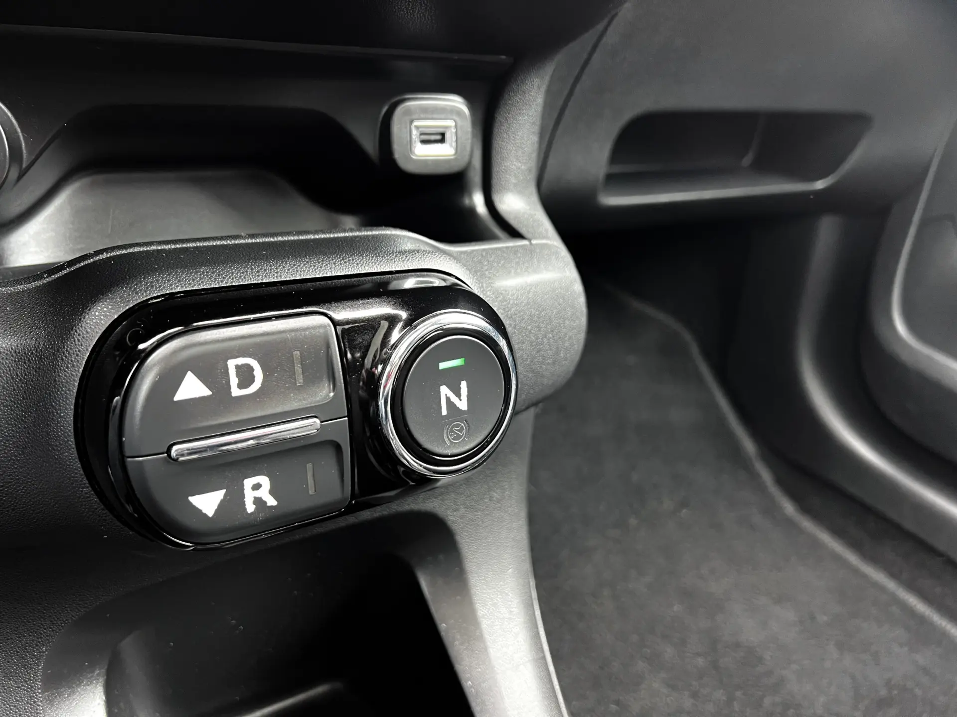 Citroën C4 Cactus 1.6 e-HDi Shine ETG6 13