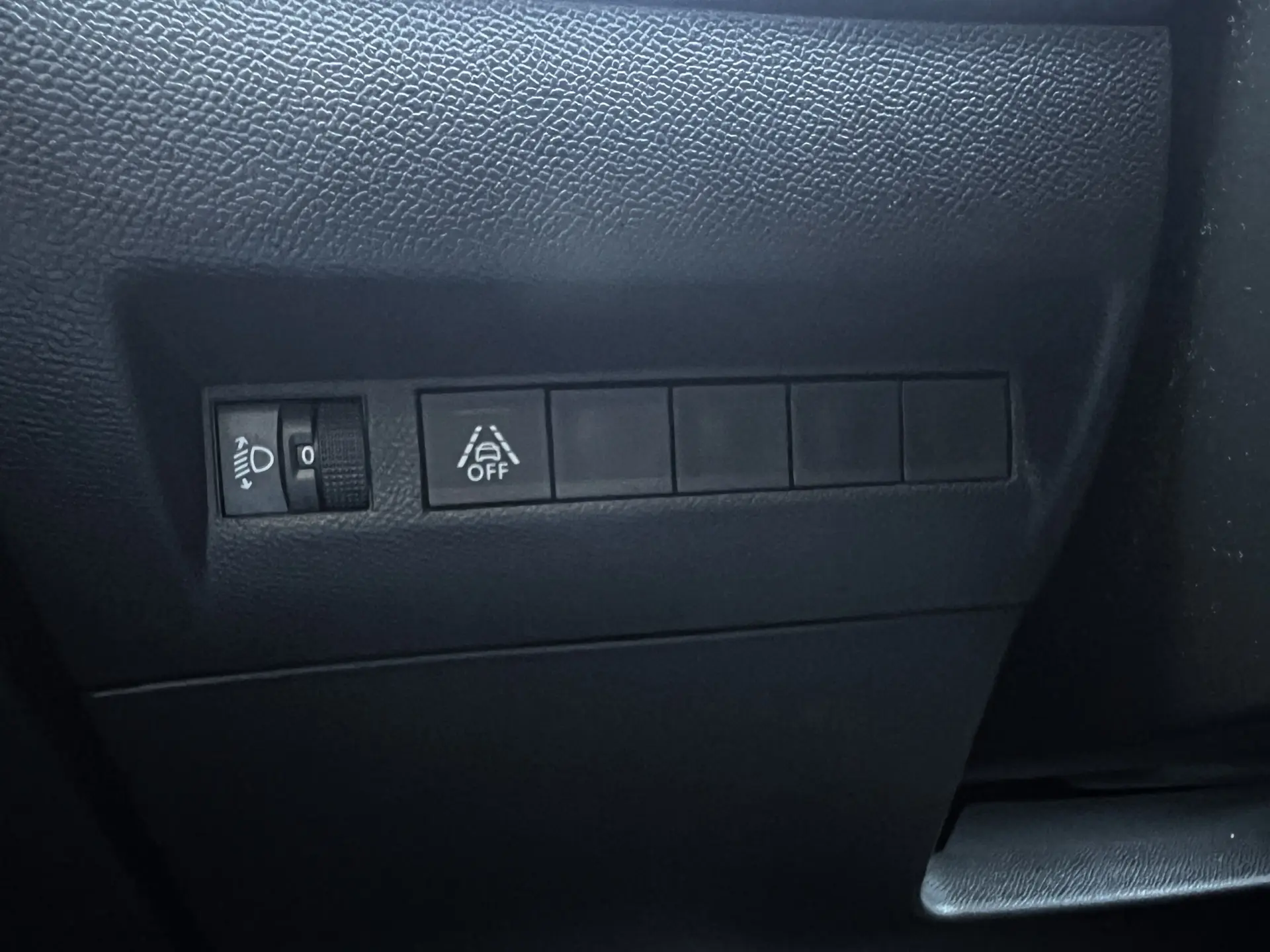 Peugeot 2008 1.2 PureTech Allure 17