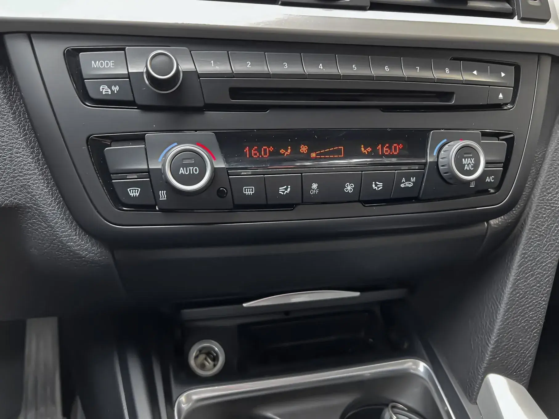 BMW 318 d Touring Line Sport 11