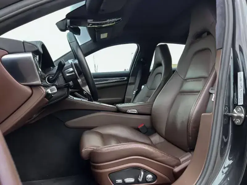 Porsche Panamera 11