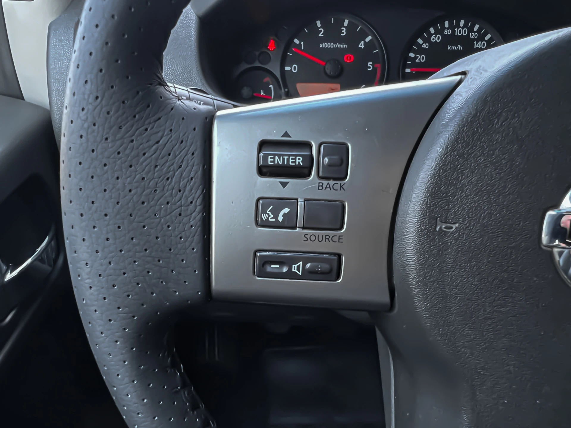 Nissan Navara Nav 2.5 dCi CD SE Comf+C-C+BDT 13