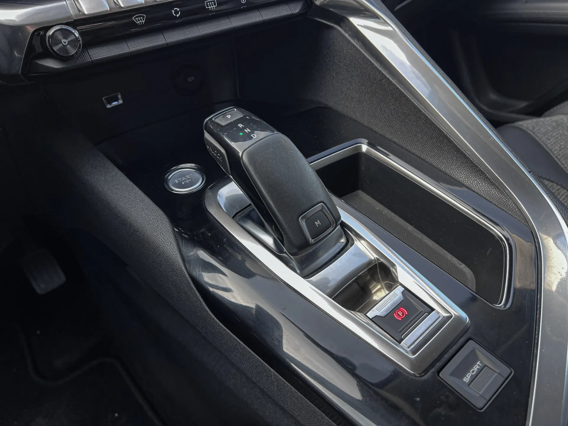 Peugeot 3008 1.6 BlueHDi Allure EAT6 J18 11