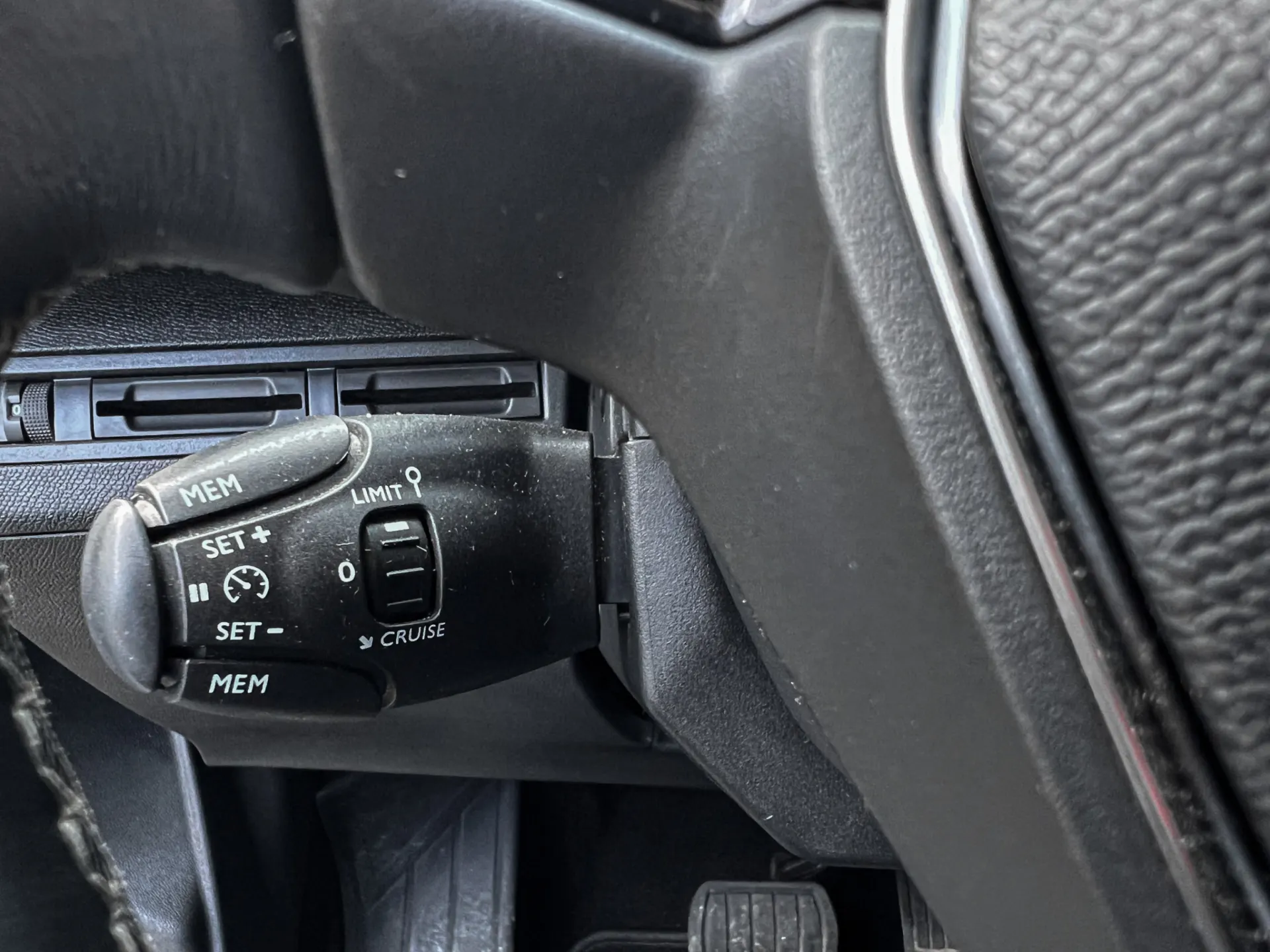 Peugeot 3008 1.6 BlueHDi Allure EAT6 J18 13