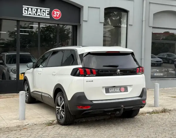 Peugeot 5008 1.5 BlueHDi Allure EAT8 6