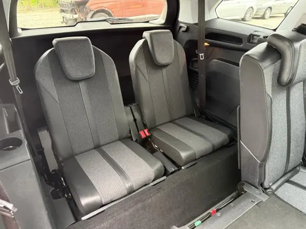 Peugeot 5008 1.5 BlueHDi Allure EAT8 19