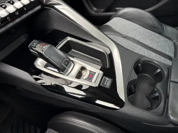 Peugeot 5008 1.5 BlueHDi Allure EAT8 27