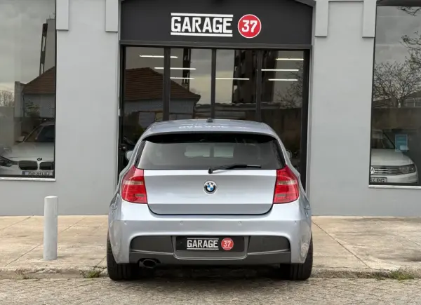BMW 118 d Pack M 7