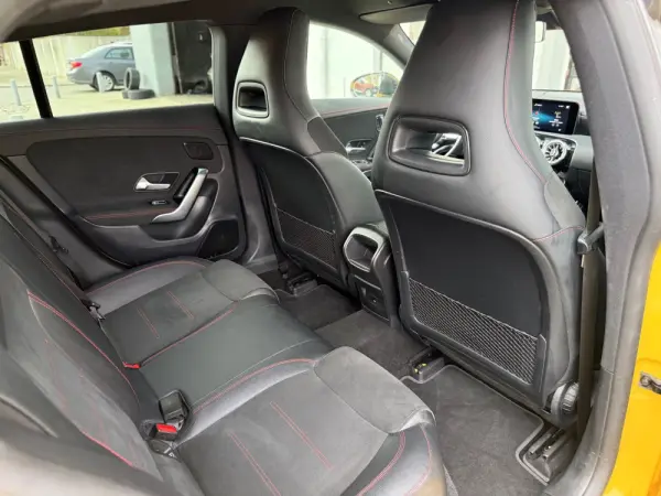 Mercedes-Benz CLA 250 e Shooting Brake AMG Line 16