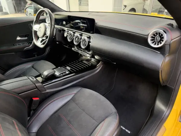 Mercedes-Benz CLA 250 e Shooting Brake AMG Line 17