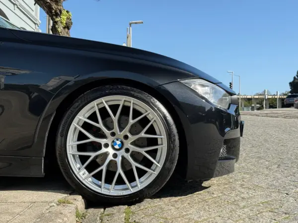 BMW 320 d Pack M 11