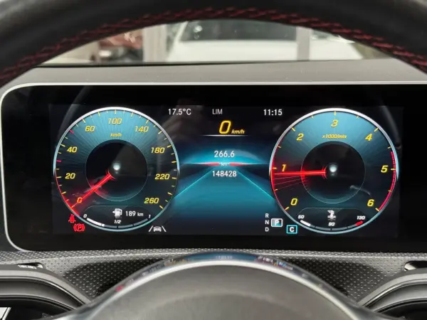 Mercedes-Benz A 180 d AMG Line Aut. 21