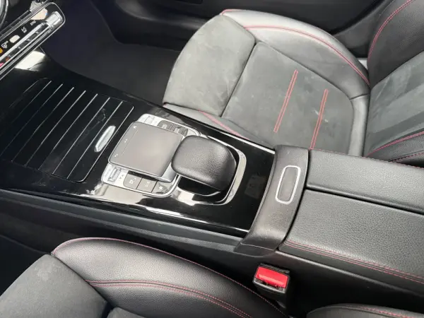 Mercedes-Benz A 180 d AMG Line Aut. 26